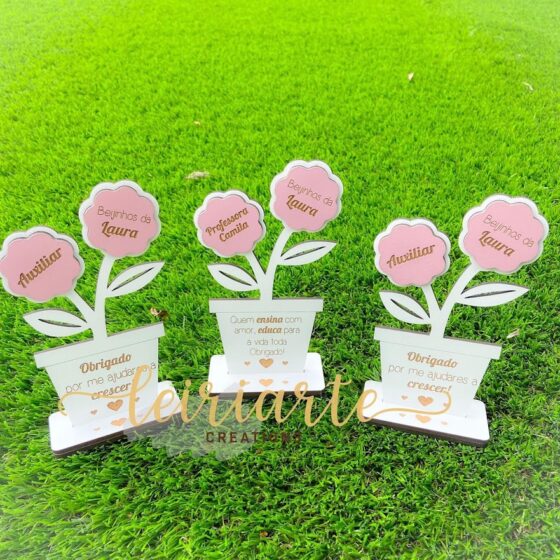 Mini vaso personalizado com flores coloridas