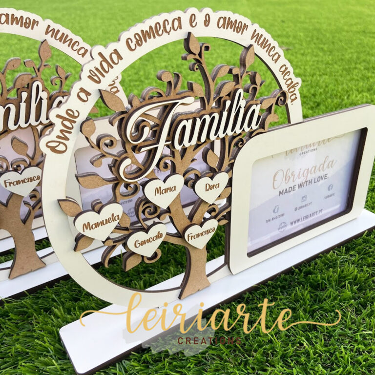 Moldura Personalizada "Família" com Árvore da Vida - Leiriarte